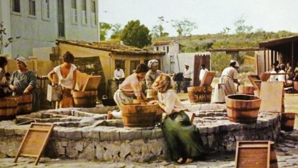 Cena do filme "O Cortiço", baseado no livro de Aluísio de Azevedo.